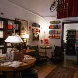 A dominare � la luce soffusa delle numerose lampade...
